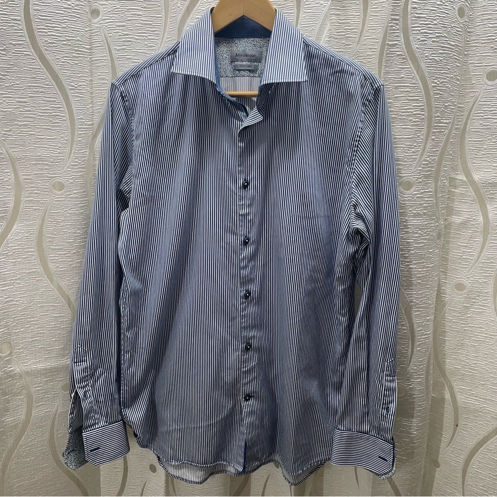 Matinique Men's Blue White Stripe Easy Care Dress Shirt‎ Tailored Fit